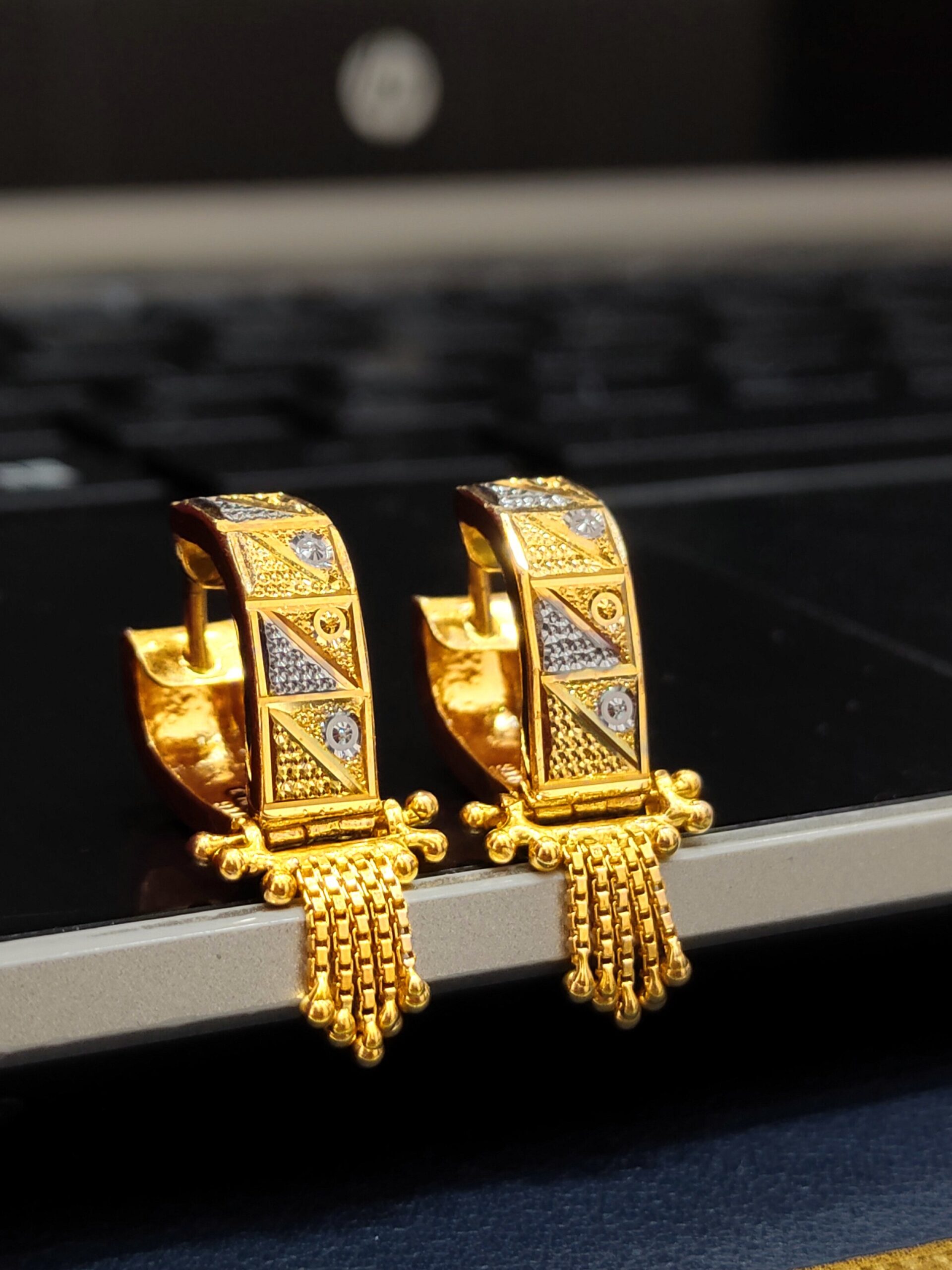 Share 178+ gold earrings images best