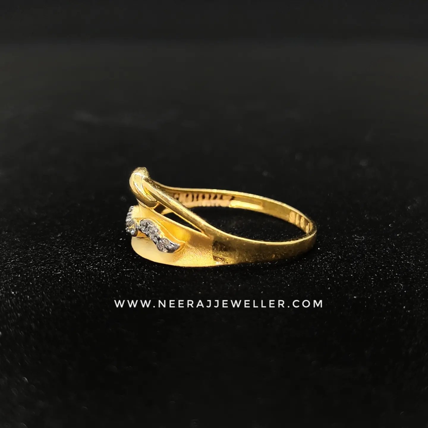 gold Ladies Ring 22k hallmark