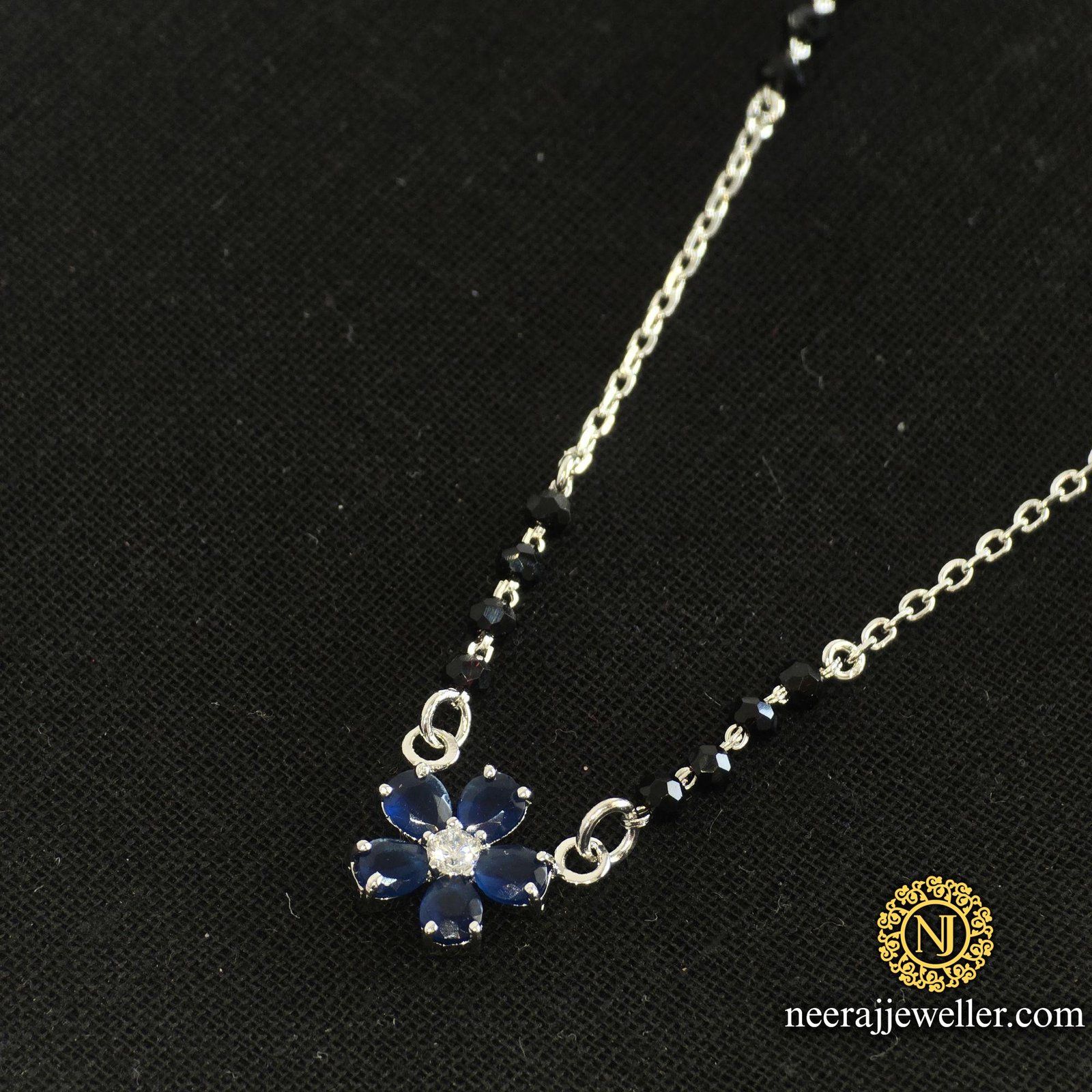 wp-17448214249885956989947251330033-1-1 SILVER MS PENDAT
